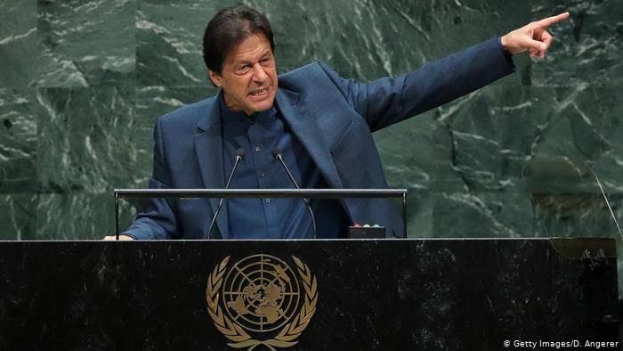 کوئی اگر آج کے دن بھی اس شخص کی مخالفت کرے تو سمجھ لیجئے کہ اسکا مقصد پاکستان یا اسلام نہیں اپنا وہ ذاتی مفاد ہے جو پاکستان اور اسلام دونوں سے متصادم ہے۔