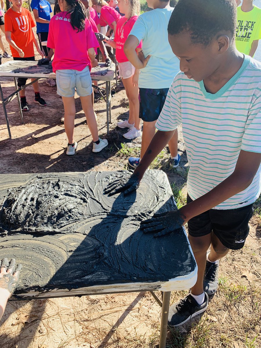 L Matias tweet media