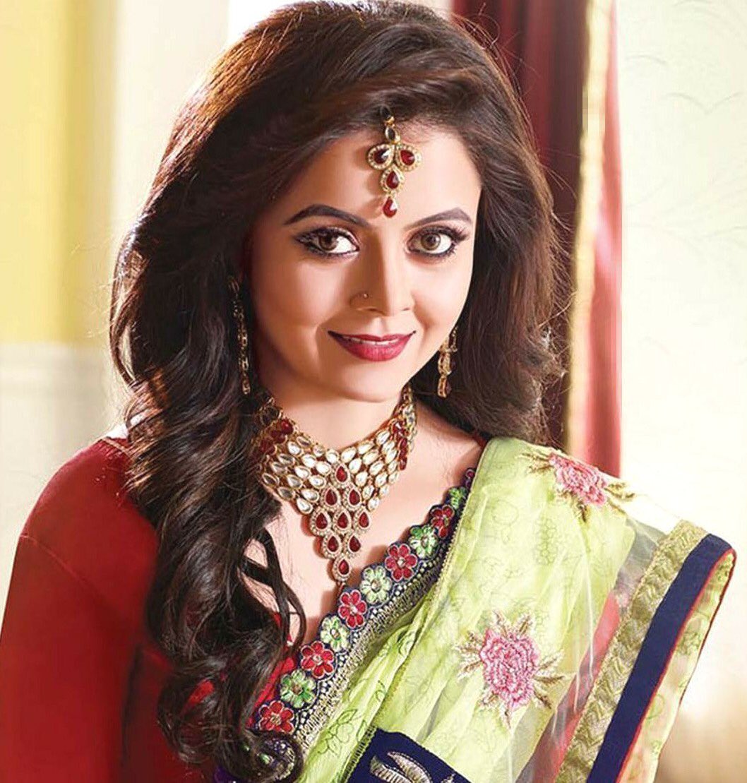 12_BiggBoss's tweet photo. #BB13 

RT 🔁 if you’ll support
#RashmiDesai @TheRashamiDesai 

Like 💜 if you’ll support #DevoleenaBhattacharjee @Devoleena_23 

#BiggBoss13 #BiggBoss https://t.co/GMxLGsoYwE