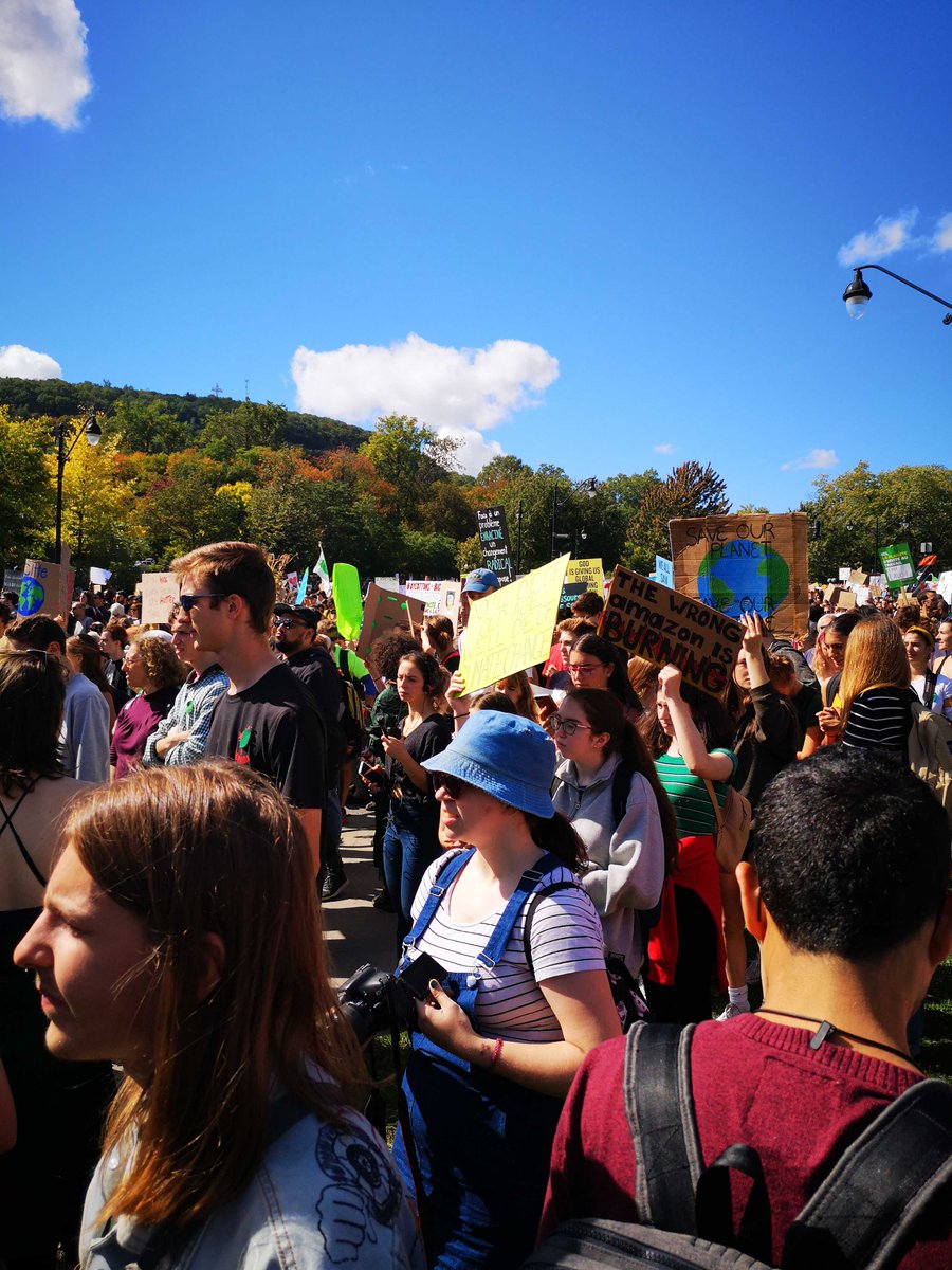 gorock_it's tweet photo. C'est la mobilisation mondiale pour le climat aujourd'hui: nos bureaux sont fermés. On marche avec vous!💚  #ClimateStrike #MarchePourLeClimat #Montreal https://t.co/btlPuNNTcb