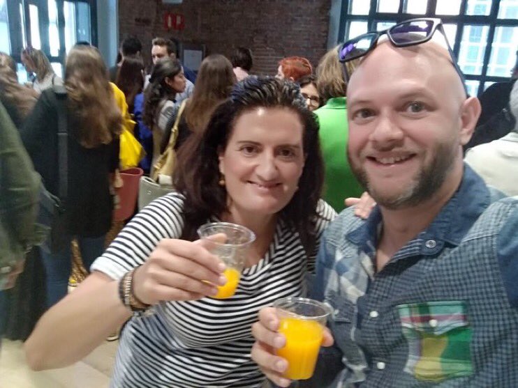 AlmasDigitales's tweet photo. Hoy nuestras #AlmasDigitales han estado muy repartidas

@mirkaplagon y @Alex24Solis en #MKTupdate de @Metricool @Metricool_es 

@mfcnovo y @Arantxasgg e #DSMValencia de @miguelfloro 

@VanGarBar trabajando para @BERBEScom en #HealthyLungsForLife de @EuroRespSoc @SeparRespira https://t.co/xnkMniZCpn