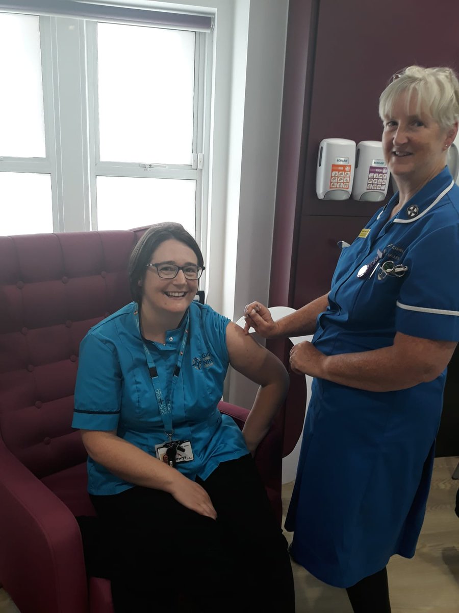 RM_ShellyJ's tweet image. #beatflu #curwchffliw @PTHBhealth midwifery managers having flu vaccines today @JulieRi22023248 @suzybou @DebbieGrey7