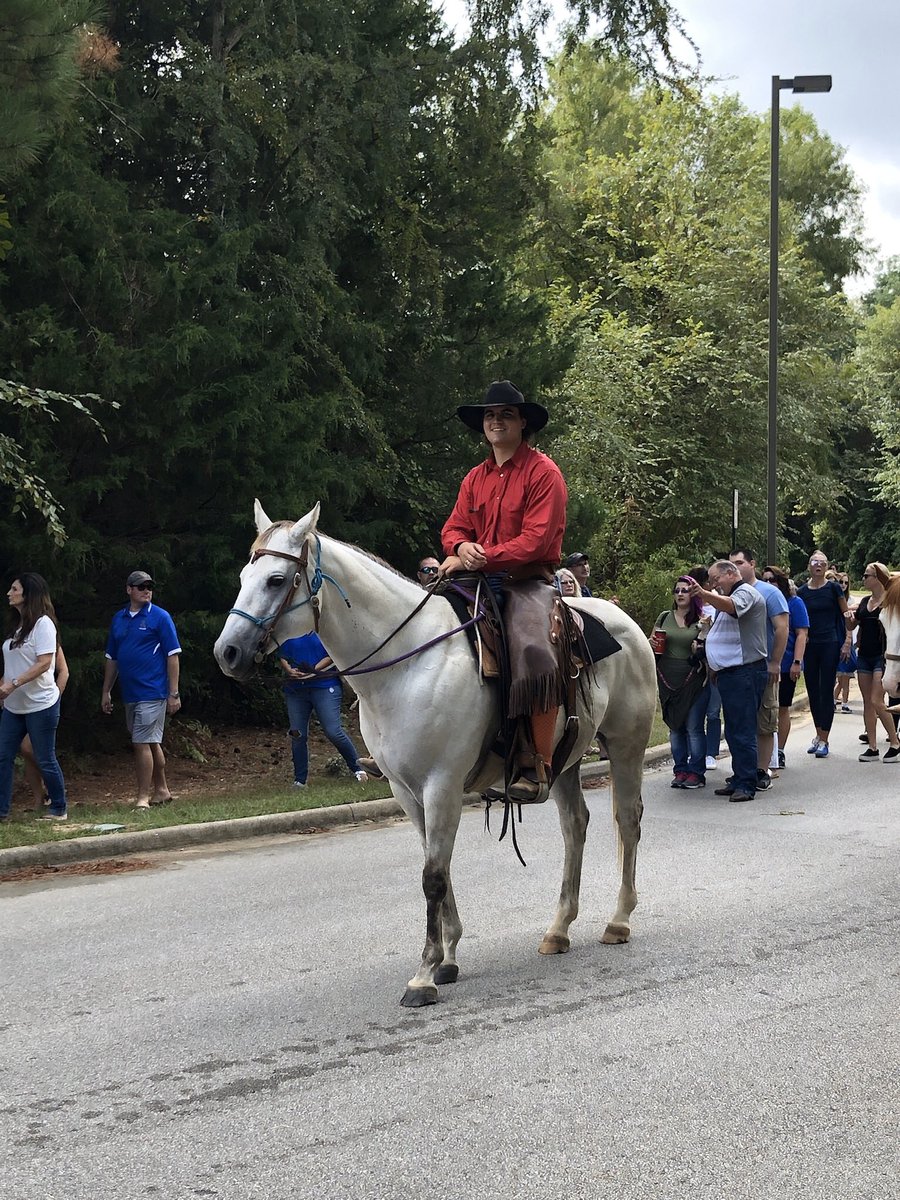 ASES College Advisor tweet media