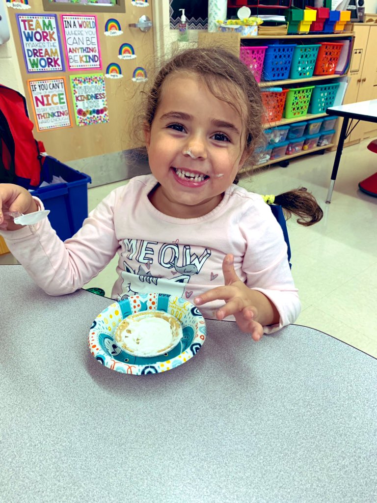 Making apple pies in Kindergarten was so much fun!! 🍎🥧 #finsupdc <a href="/definocentral/">Defino Dolphins</a> <a href="/MTPSNJ/">Marlboro Twp Schools</a>