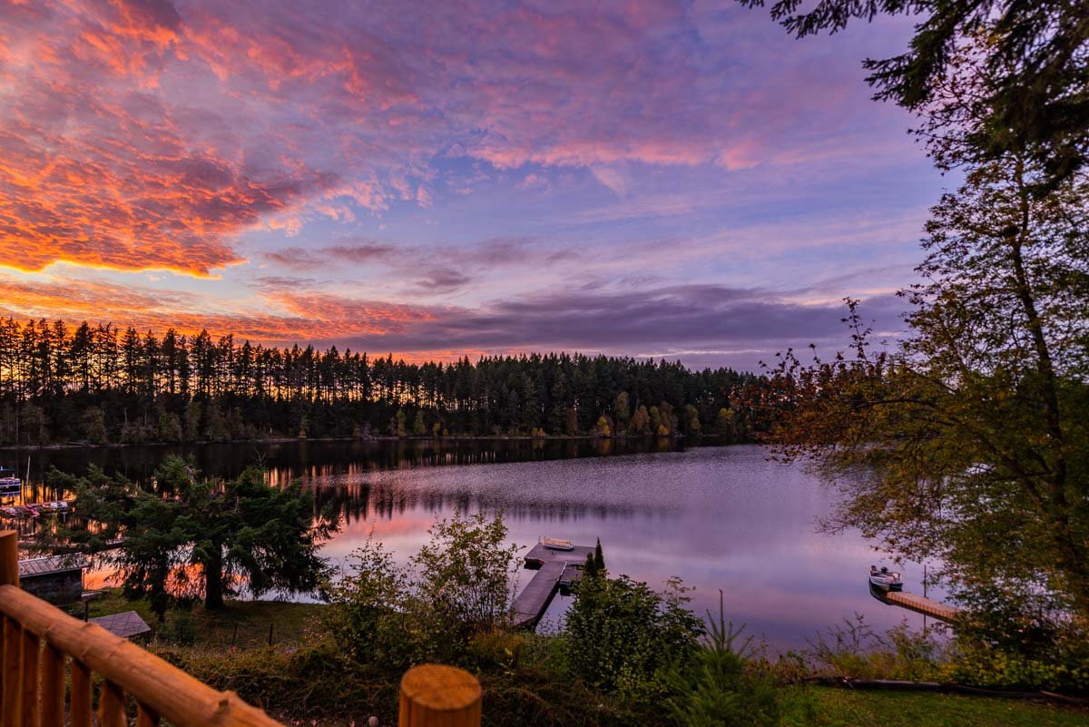 WAWaterfronts's tweet photo. Sitting proud overlooking Offut Lake is a handmade masterpiece named Round Log Lodge.

12128 Isom Rd, Tenino, 98589 | Offered for $499,000 | NWMLS#: 1524044

View Round Log Lodge >>https://t.co/4QQCu65BVx<<
#WaterfrontRealEstate #RoundLogLodge #OffutLake https://t.co/tUbxO5Pa7S