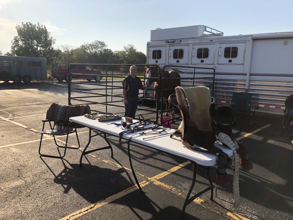 moberlyffa's tweet photo. Moberly FFA went to Gratz Brown Elementary for Food for America. The FFA officers talked to the kids about animals and where their food comes from. The kids were able to pet dogs, horses, goats, sheep, pigs, and cattle. It was a fun day for everyone! 
-Seton Miller, Reporter https://t.co/o50PwuzzIs
