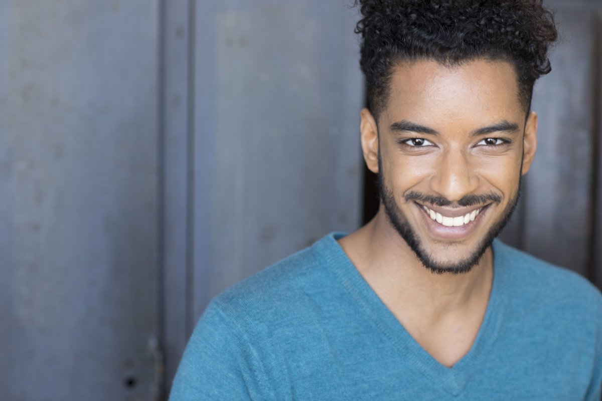 Get_Schooled_'s tweet photo. Dré Sampson is a bona fide pimp. He now lives in Chicago and performs around the city. When he's not making comedic magic on stage, he's probably walking his dog Giano. Catch him this Saturday at Get Schooled! https://t.co/oIHaSsLOVM