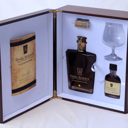 SourMashTours's tweet photo. Our friends at @hosparushealth are raffling a 45 Year Aged Final Reserve James Thompson &amp; Brother Kentucky Straight Bourbon Whiskey for the 14th annual #CandleGlowGala on 11/16!

Enter for a chance to win some amazing bourbon &amp; support a great cause. 🥃

https://t.co/wa7m74GTwJ https://t.co/dKaRZ79dvl