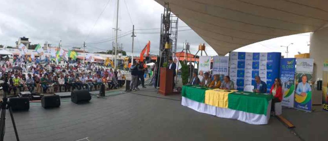 MIT_Ecuador's tweet photo. #MTOPInforma: Ministro Gabriel @martinezjg informó sobre los nuevos intinerarios de la línea Aeroregional que inicia sus operaciones a finales de octubre en la ruta Santa Rosa-Quito. #ElOro https://t.co/bHmJBymRb2