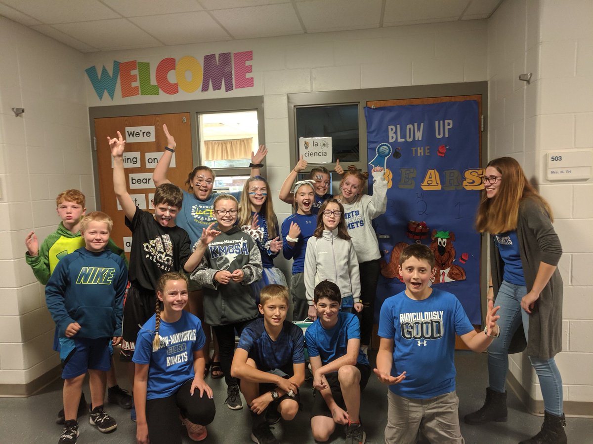 BeckyTri1's tweet photo. #TriMusketeers win 1st place for the 5th Grade Hallway! @KMMS_Larsen https://t.co/aC0TQ0NLAh