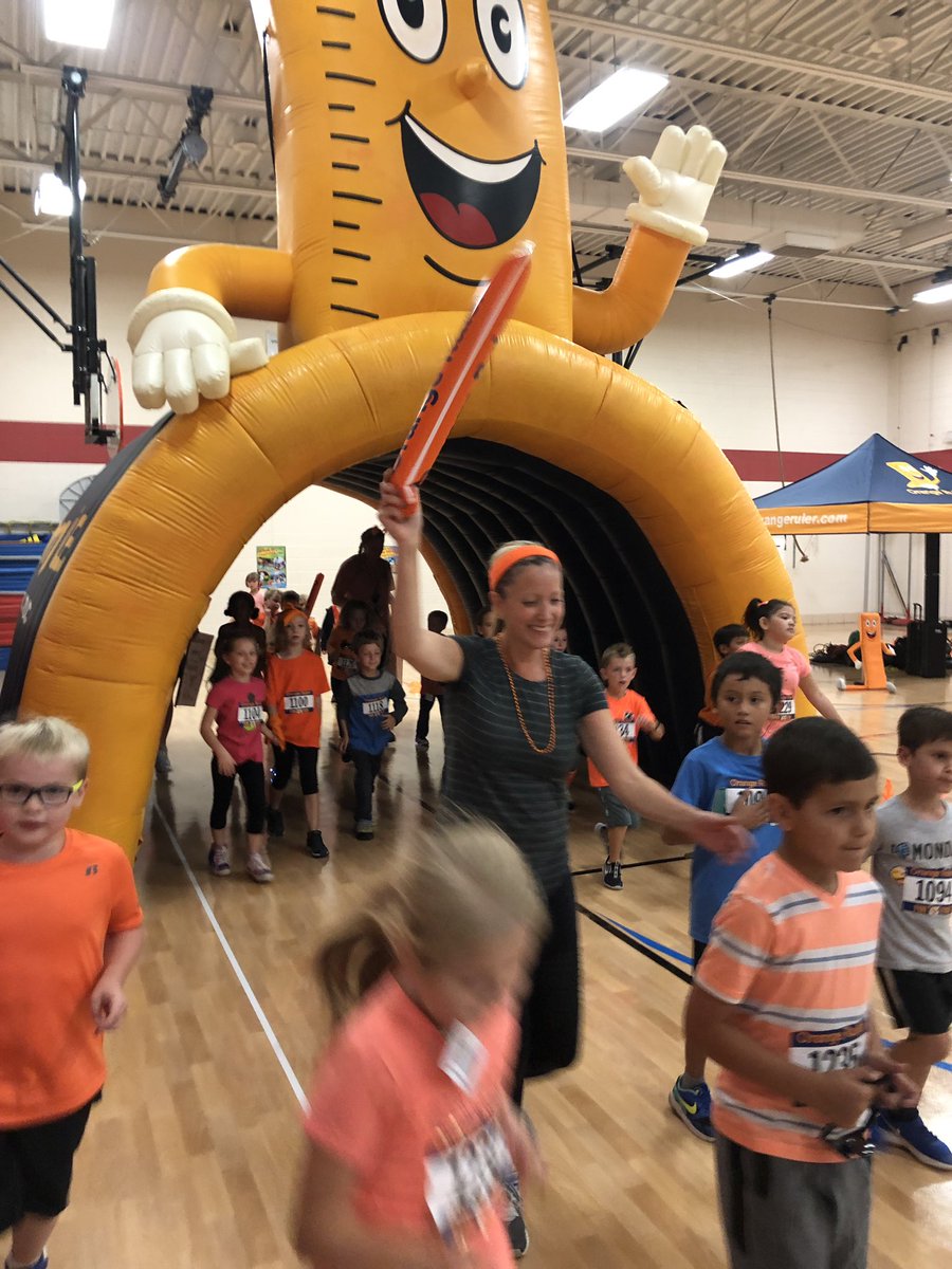 Woods Creek “Measures Up!!”Such a great FUN RUN today!! Our PTO ROCKS!! 🧡🧡 <a href="/CrystalLakeSD47/">Crystal Lake Dist.47</a> <a href="/WoodsCreekD47/">Woods Creek</a>
