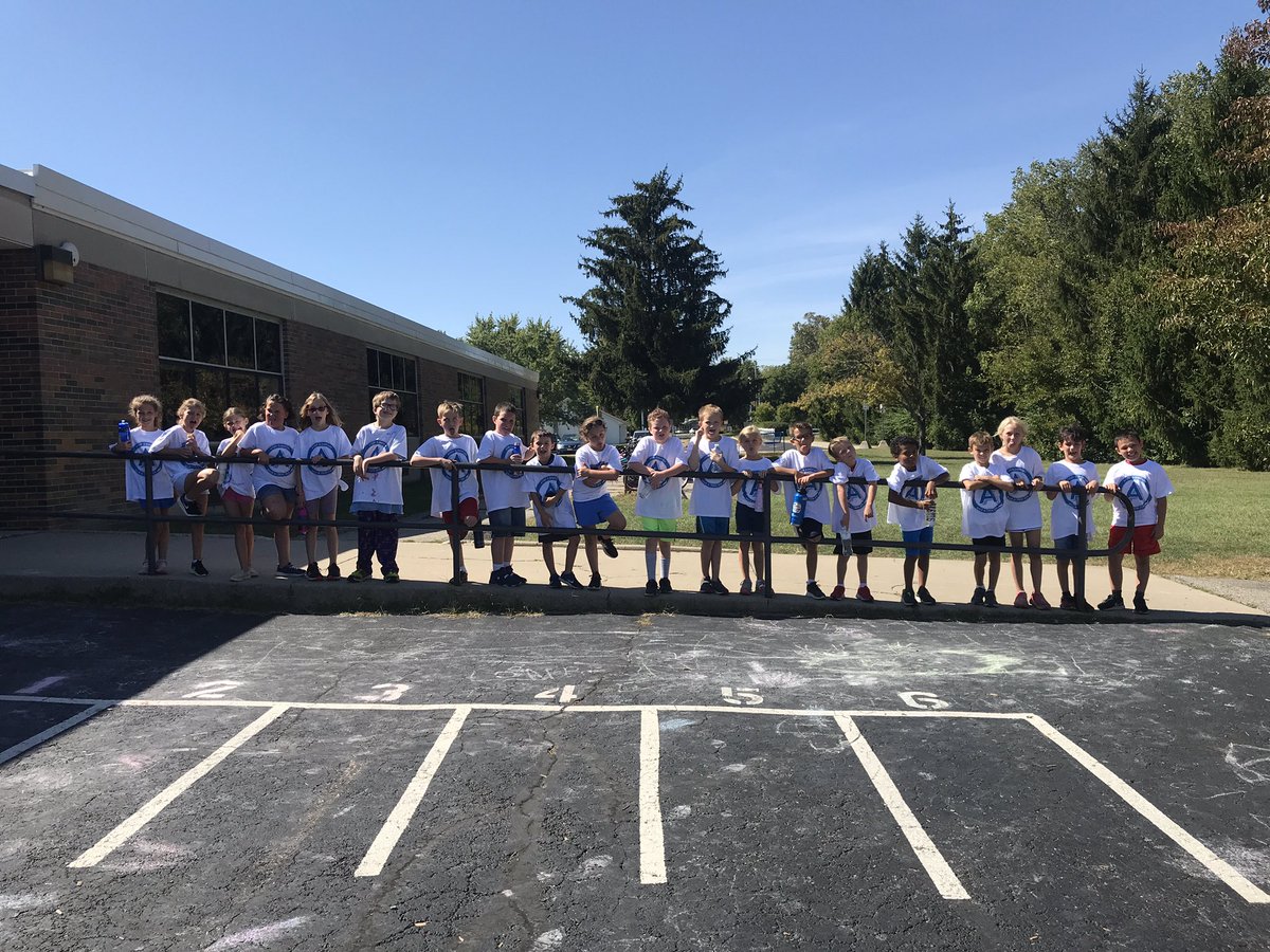 SarahSchwall's tweet photo. We ❤️ Walk-a-thon! https://t.co/HQvdXrJRnJ