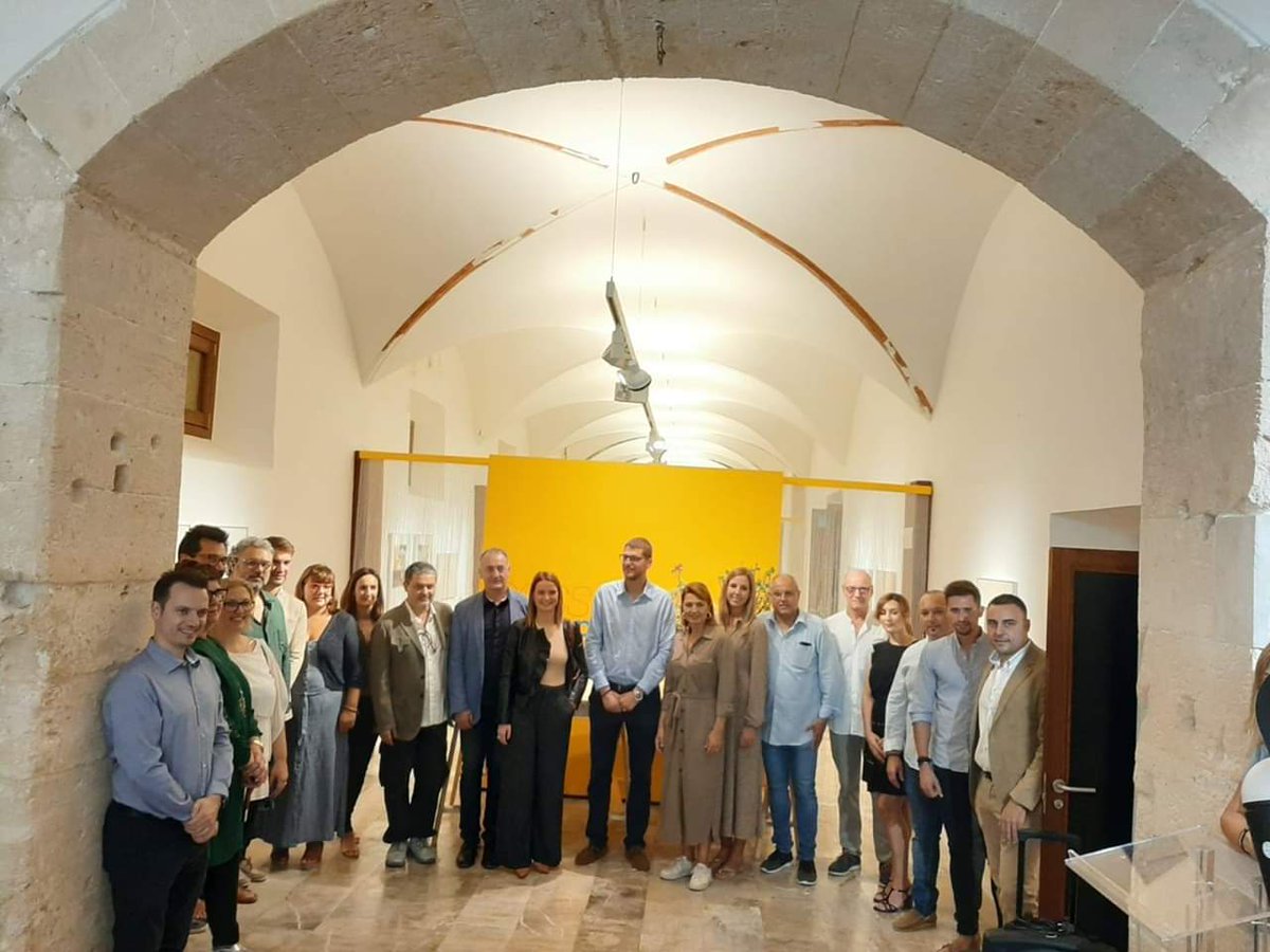 psoellucmajor's tweet photo. Hoy hemos asistido a la inauguración de la exposición de Toni Catany en el Claustre de Sant Bonaventura. #Fires2019 #LlucmajorEnFires https://t.co/6YRuLZZg0t