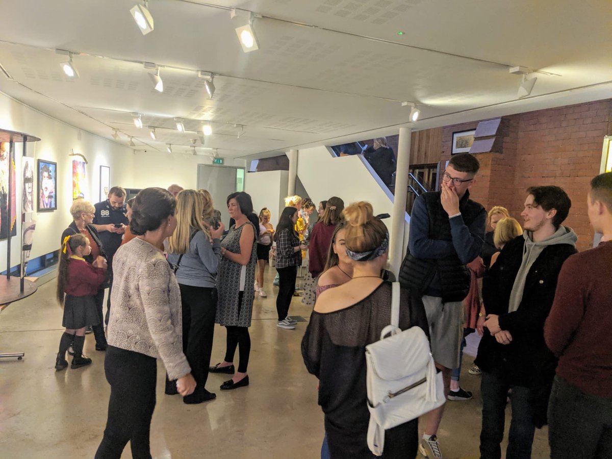 Taispeántas ár ndaltaí.  Táimid chomh bródúil astú!  Our pupils’ exhibition, we are so proud of you all!