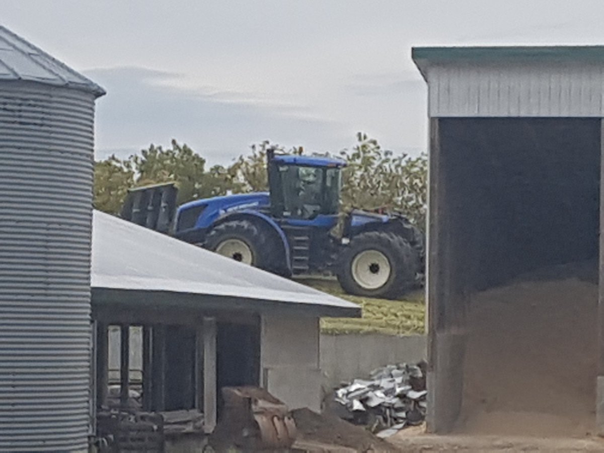 JayReist's tweet photo. Another bunk more than full! #ontag #harvest19 #makeithigh https://t.co/spVymjfvpc