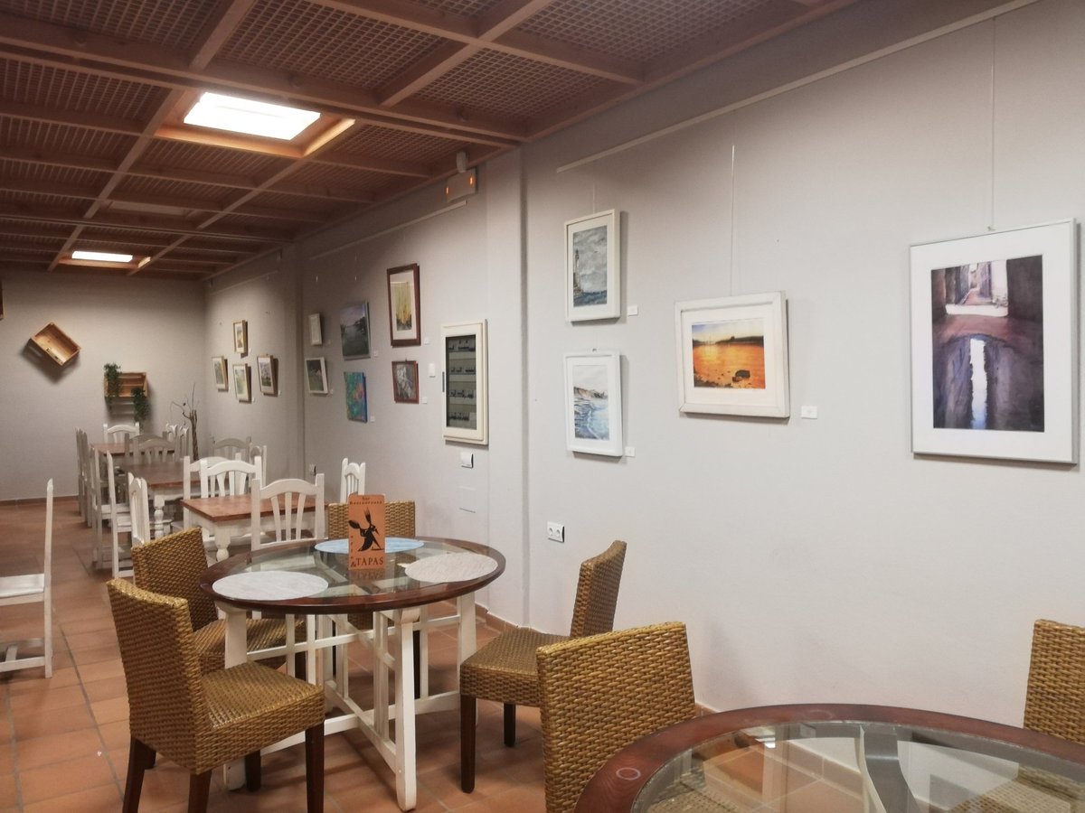 ArteyTapas's tweet photo. Y haciendo honor a nuestro nombre, mañana día 28 gran inauguración de exposición de cuadros y escultura, realizados por las Asociación de Artequinto ¡Puro Arte!
Te esperamos a partir de las 21 horas y disfruta del Arte y las Tapas @Art41Tomares #asociacionartequinto #castilleja https://t.co/EvscH2NCz3