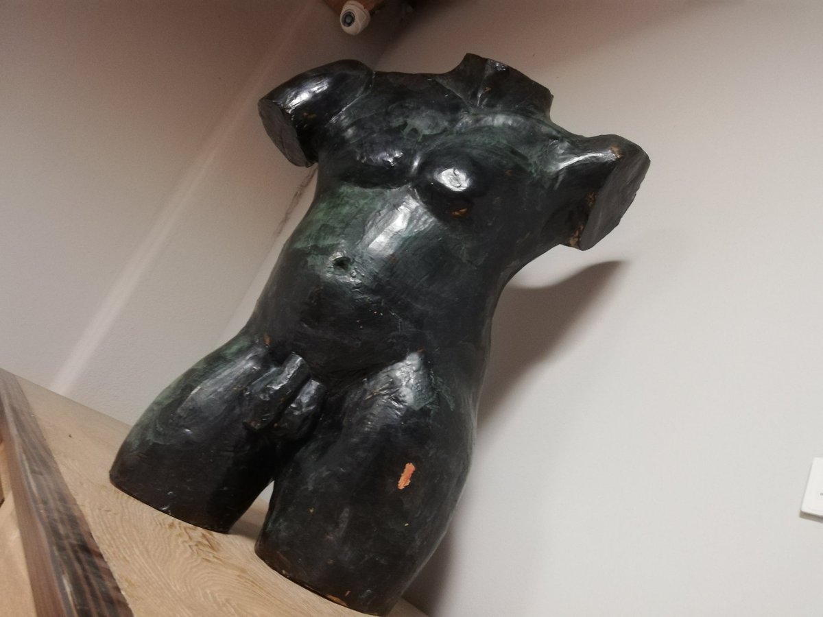 ArteyTapas's tweet photo. Y haciendo honor a nuestro nombre, mañana día 28 gran inauguración de exposición de cuadros y escultura, realizados por las Asociación de Artequinto ¡Puro Arte!
Te esperamos a partir de las 21 horas y disfruta del Arte y las Tapas @Art41Tomares #asociacionartequinto #castilleja https://t.co/EvscH2NCz3