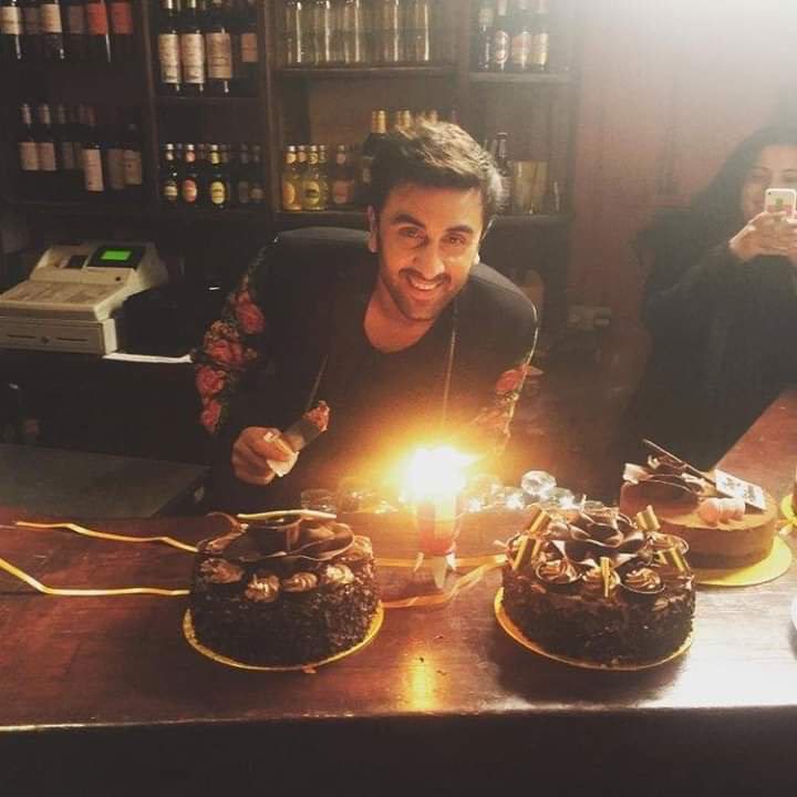 vishnupriyaoffl's tweet photo. Happy birthday to the hottest Human being 😍 Love of my life certainly 😍 #HappyBirthdayRanbirKapoor 😘 what an actor! #RK @Ranbir_Kapoor #fellowlibran #favouriteactor https://t.co/sIwjXnbGFN
