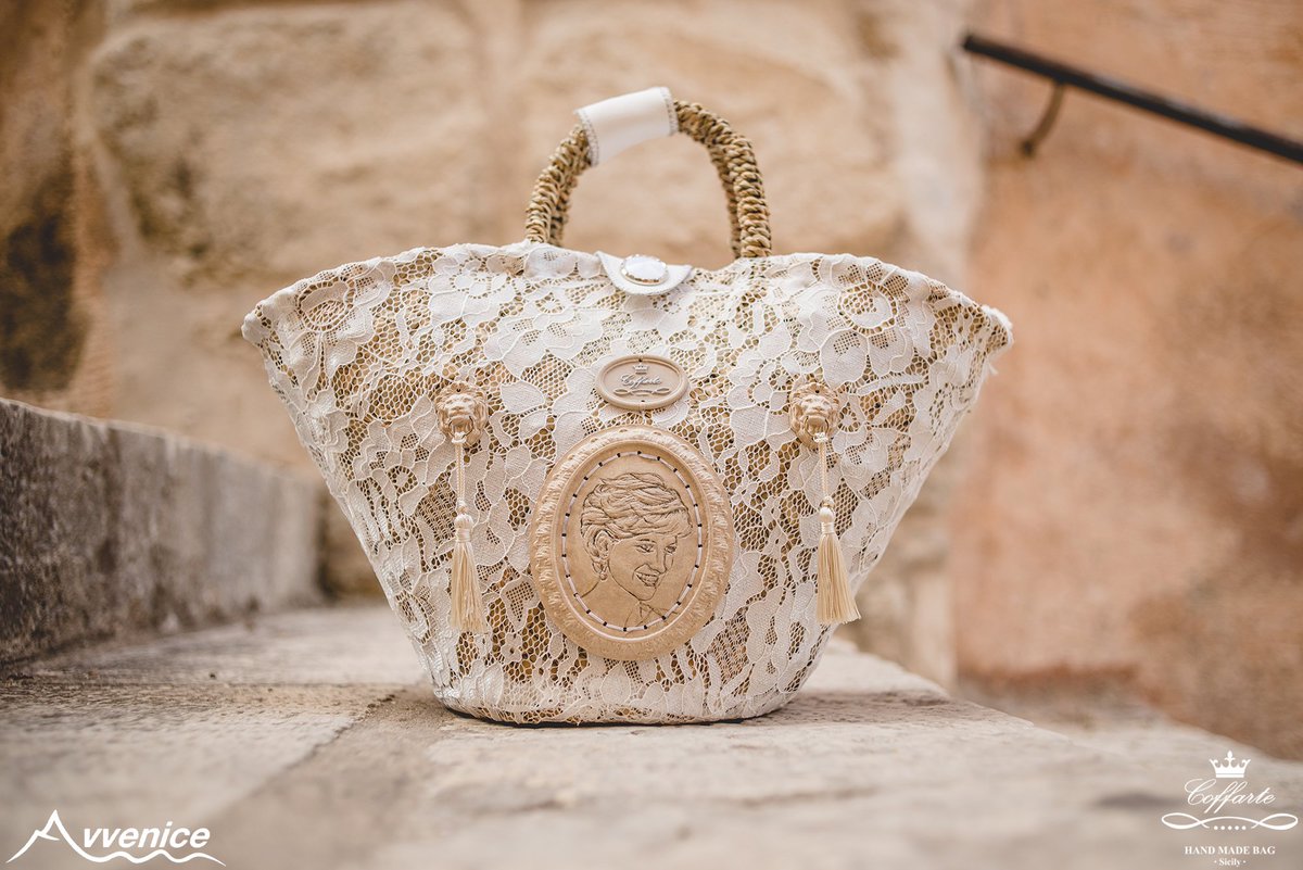 avvenice1's tweet photo. Discovering Avvenice Official Partner Coffarte https://t.co/N92CzGlDV3 #coffarte #coffesiciliane #sicilia #siciliantraditions #sicily #couture #toplife #luxury #pitti #pittiuomo #pu95 #handmade #handmadeinitaly #luxurybag #bag #madeinitaly #thebestofitaly #newcollection https://t.co/rouppDKP9r