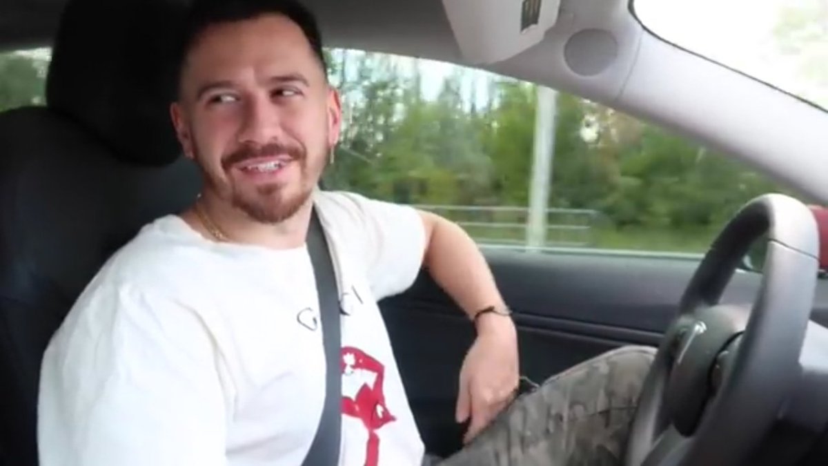 ItsYeCloset's tweet photo. Happy 28th Birthday @ItsYeBoi

I just want to say how much you videos make me laugh when I need it the most. 
Every video you create is a banger, Everything you wear is a Vibe.

Hope your day is a very good one 😍 https://t.co/EDjMLbX90A