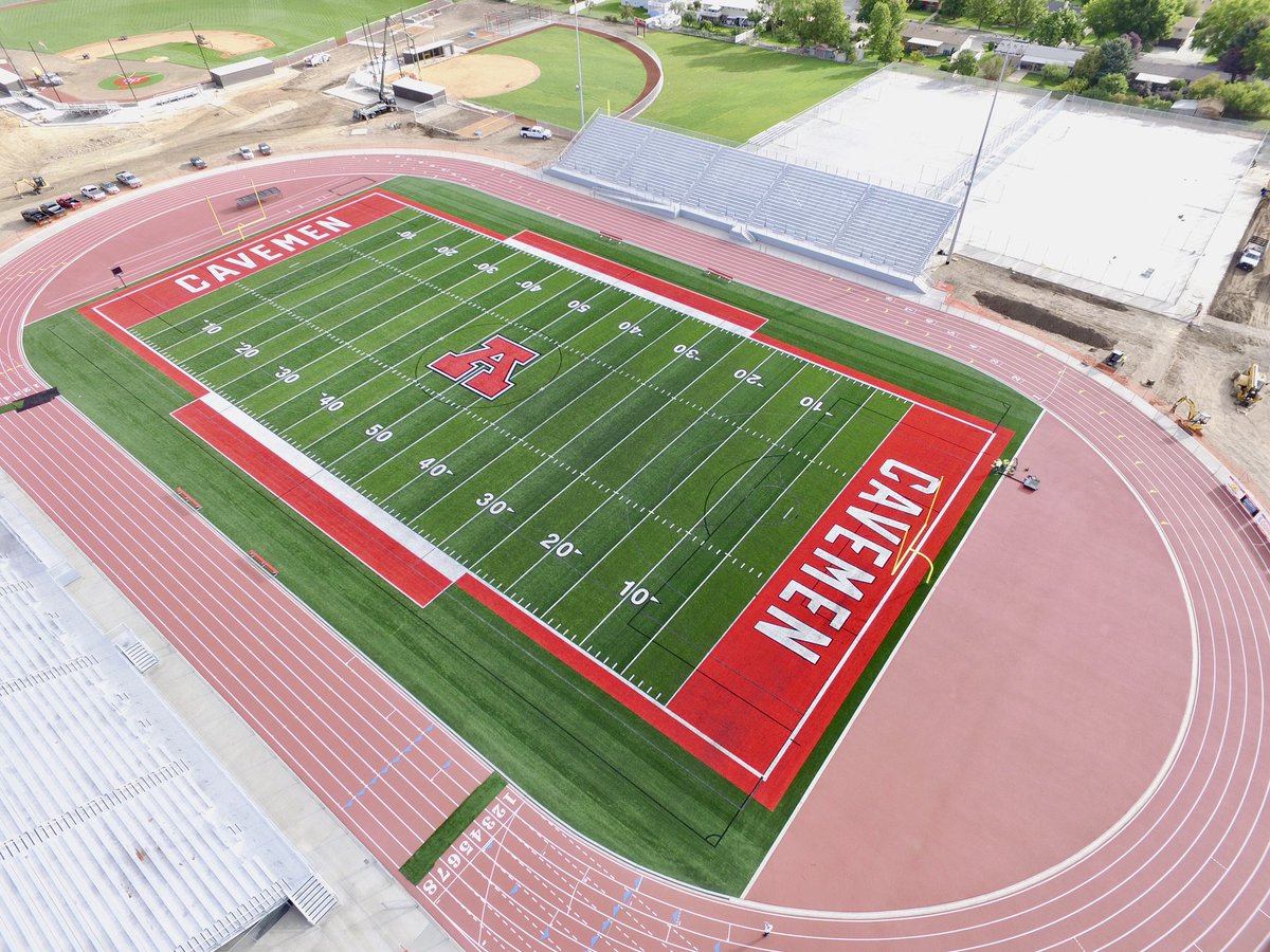 jdeaster11's tweet image. Nice job boys &amp;amp; girls! 👊 2 more @FieldTurf fields &amp;amp; @BeynonSports Tracks for @alpineschools 😲😲Giving their kids the safest &amp;amp; best performing products in the market! We appreciate their trust &amp;amp; thank them for their business! #leaveitallonthefield #makingfastlookgood 🏈⚽️🥍🏃‍♂️🏃‍♀️