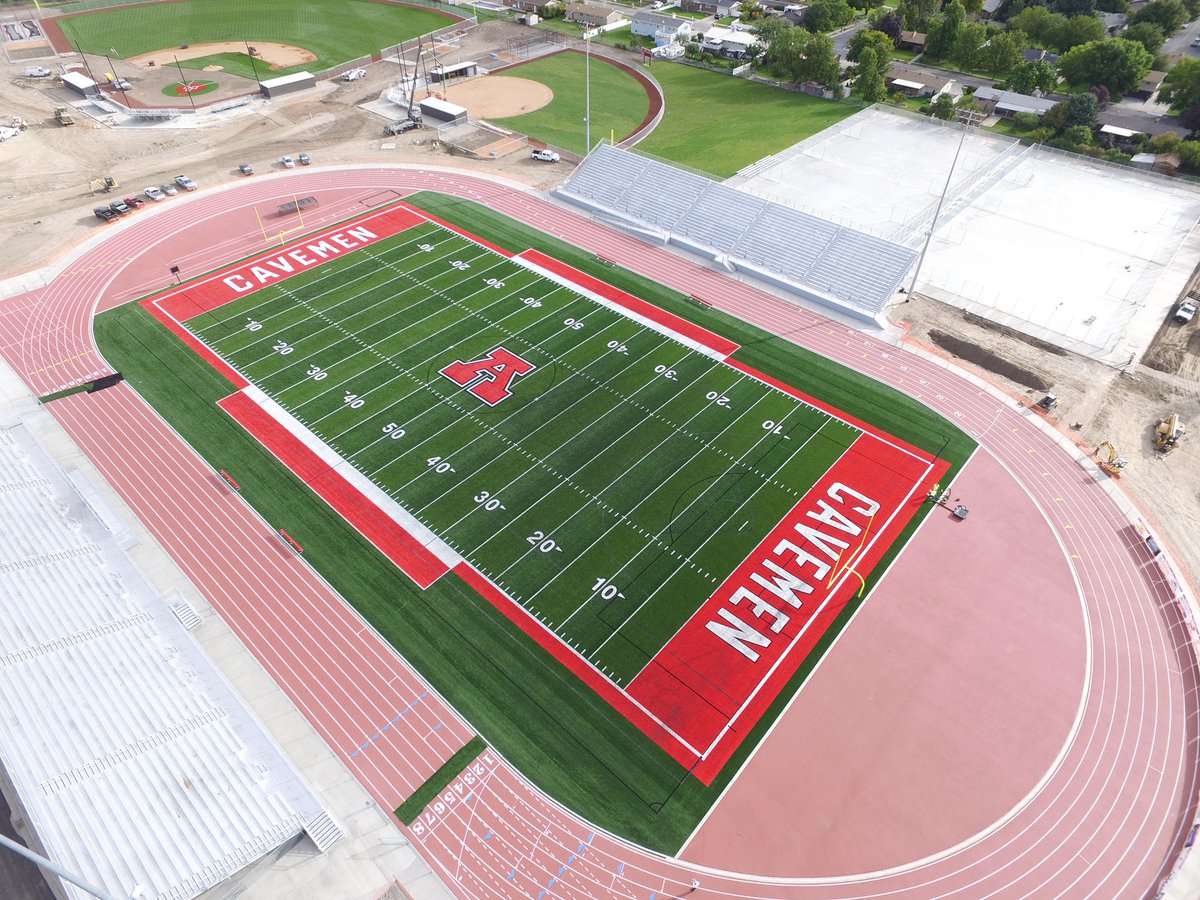 jdeaster11's tweet image. Nice job boys &amp;amp; girls! 👊 2 more @FieldTurf fields &amp;amp; @BeynonSports Tracks for @alpineschools 😲😲Giving their kids the safest &amp;amp; best performing products in the market! We appreciate their trust &amp;amp; thank them for their business! #leaveitallonthefield #makingfastlookgood 🏈⚽️🥍🏃‍♂️🏃‍♀️