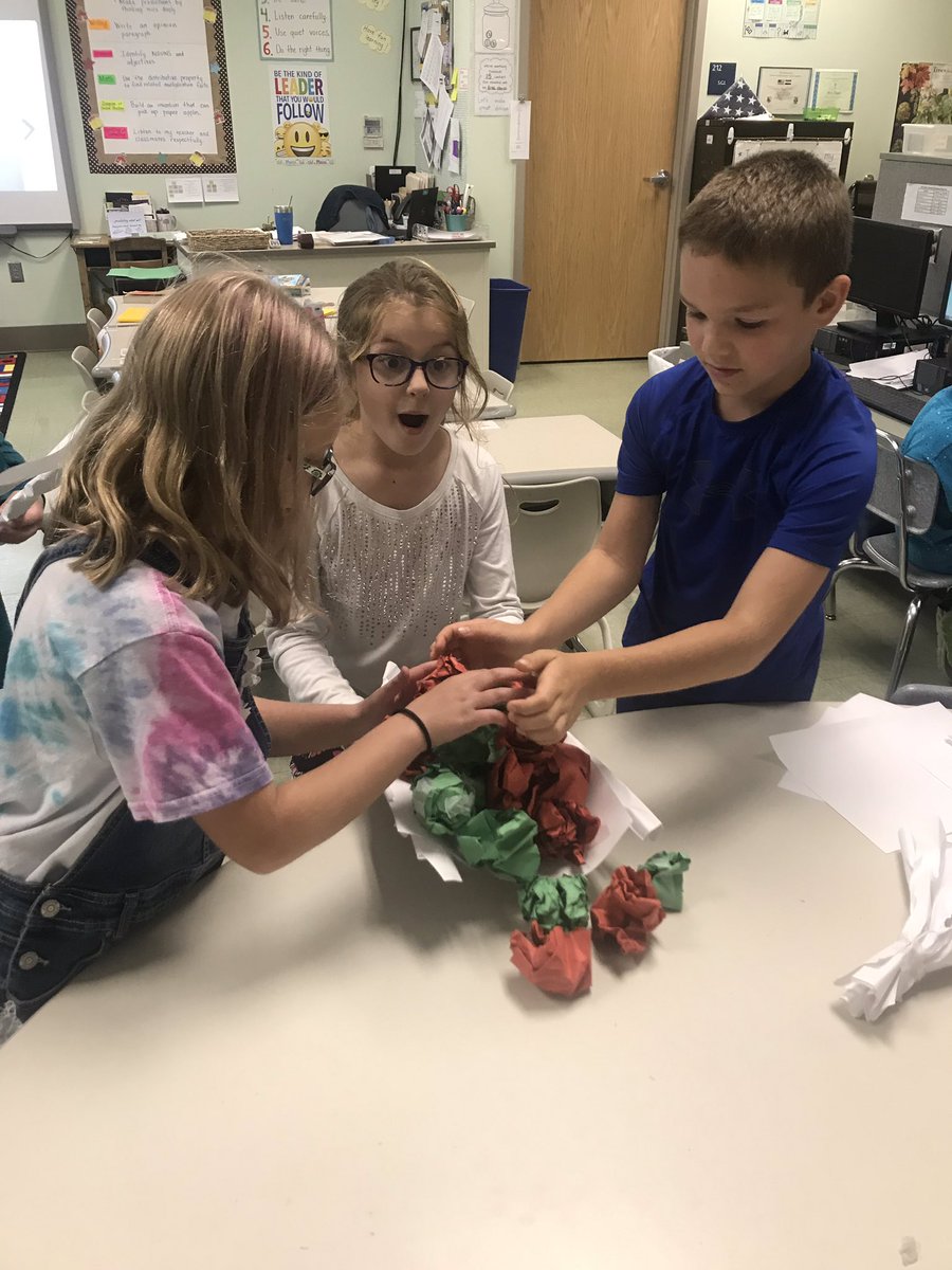 cyager5's tweet photo. We had fun making and testing Apple trappers today! #scienceanddiscovery @CastletonES @SchodackCSD https://t.co/nvy3IV83Lm