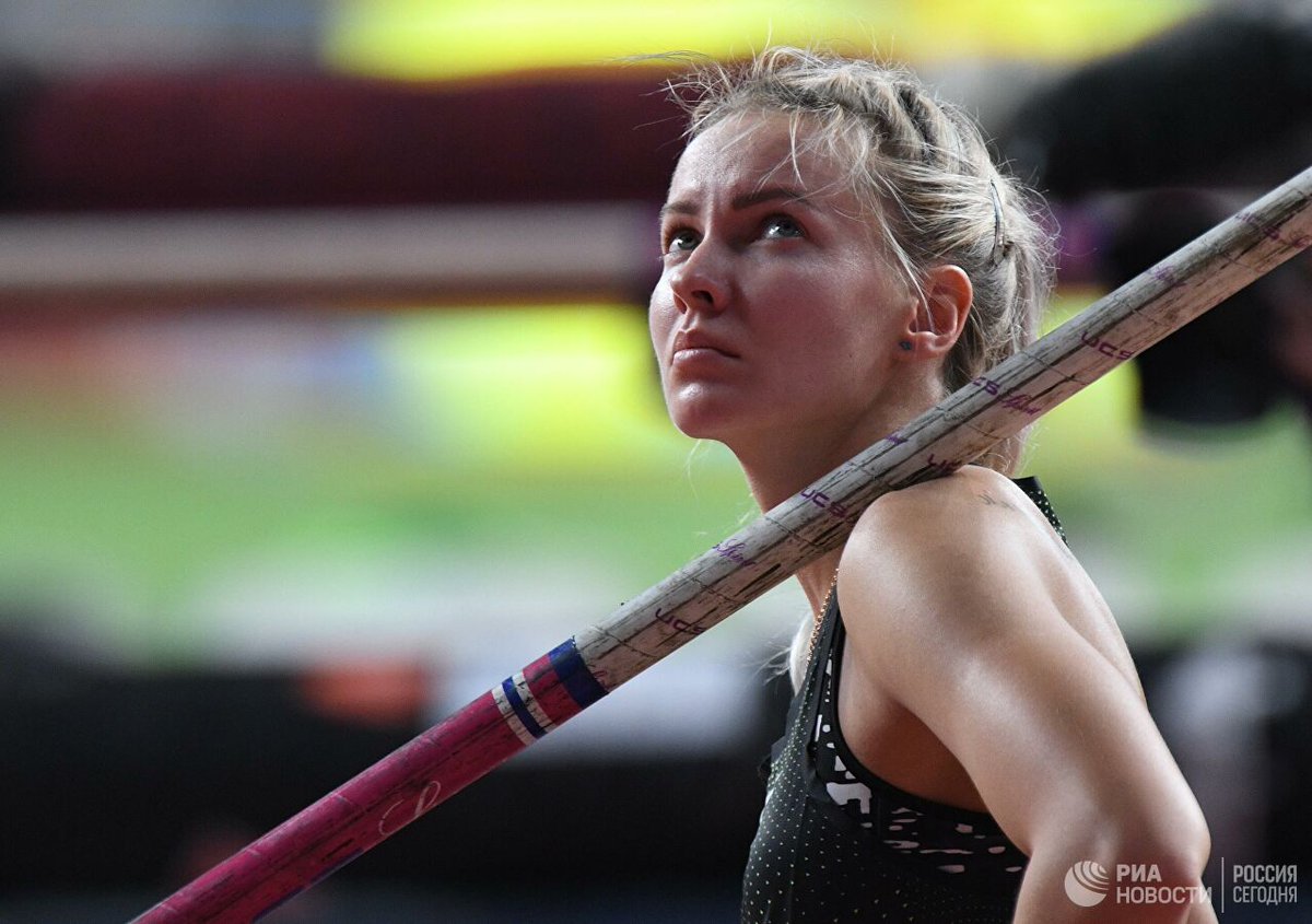 Бывшие спортсменки россии. Алена Лутковская. Алена Лутковская легкая атлетика. Лутковская Алена прыжки с шестом. Алёна Лутковская 2022.