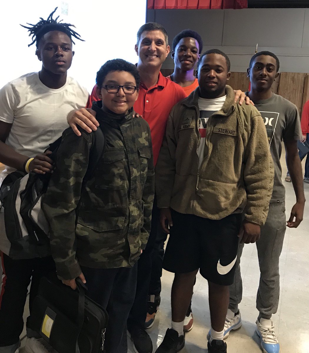 PVitaleSpeaks's tweet photo. Thrilled to bring #PeakPerformanceU to the students of @chs_clarendon. This morning was 🔥... thanks for having me as a guest on your campus! I appreciate @GreatRiversCoop. #CTE #maketodaycount #PPU https://t.co/mUyIozFuO4