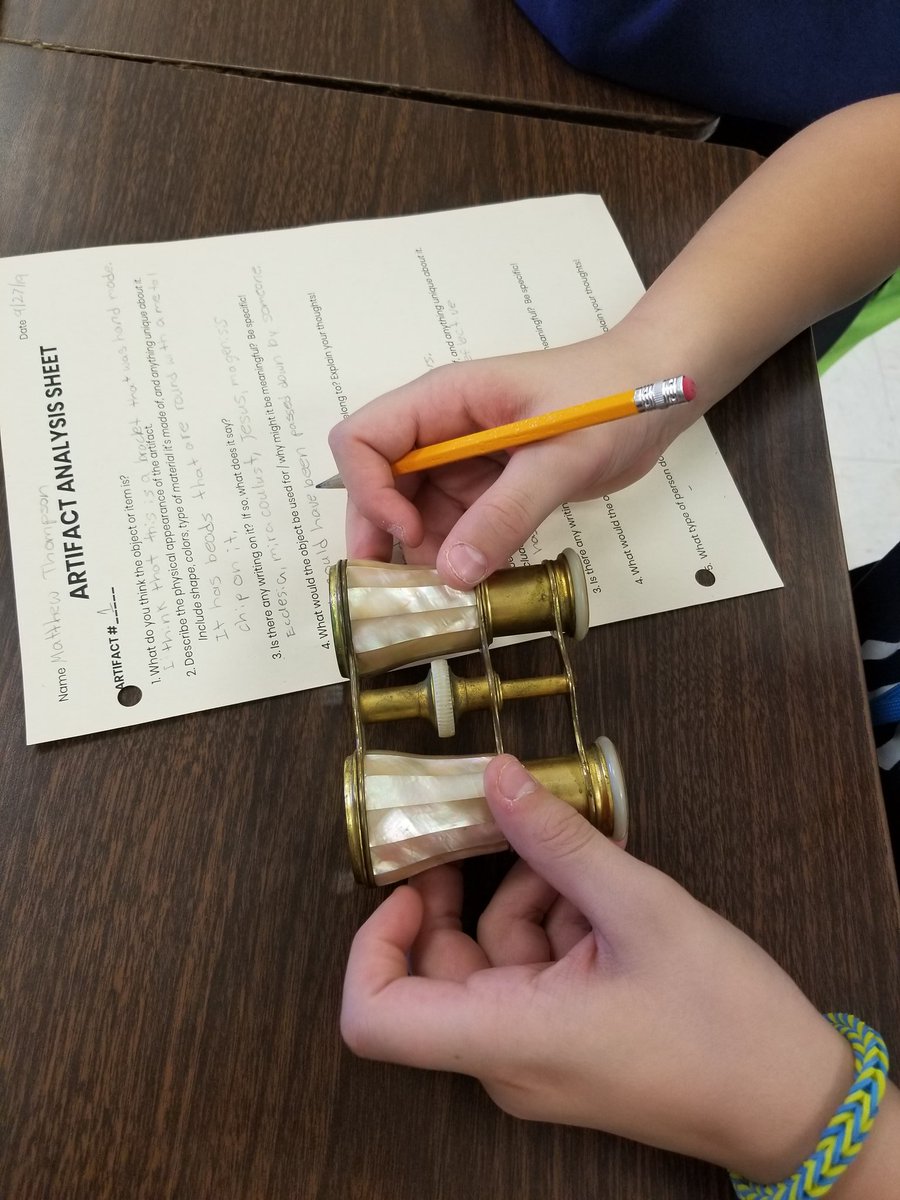 mrbigicawwms's tweet photo. Analyzing our own personal artifacts like archaeologists would! #historyclass #6thgrade #bigicateam #cliftonconnects @CliftonSchools @CliftonWwms @CliftonSupt https://t.co/gK6xy54dnJ