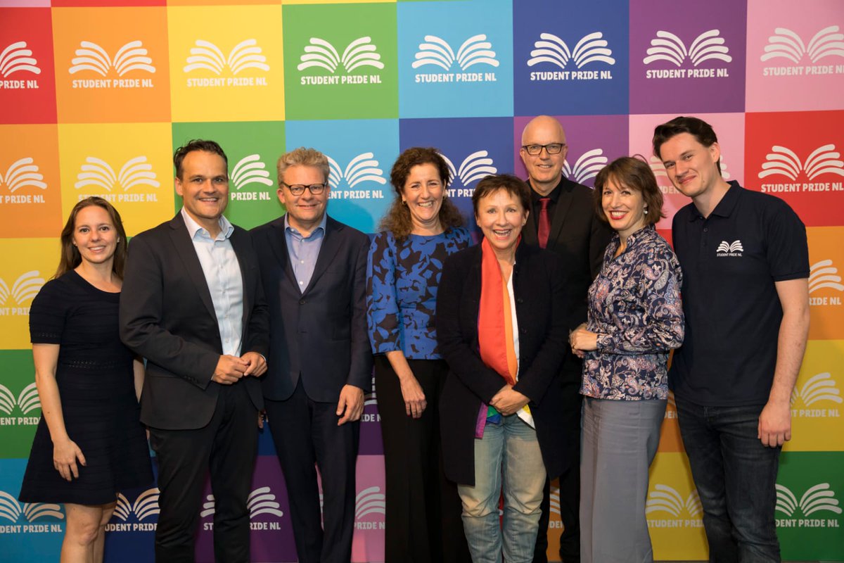 Vandaag was ik spreker op <a href="/RotterdamPride/">Rotterdam Pride</a>.  Over inclusiviteit waar KPN zich hard voor maakt. Op de foto met voorzitters van de hogescholen en Erasmus Universiteit na het tekenen van de steunbetuiging aan Student Pride Nederland #rotterdampride #inclusiviteit #LHBTI