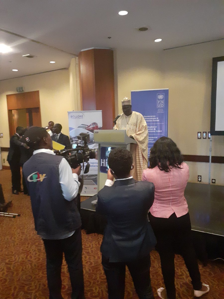 BouNghom's tweet photo. Discours de clôture de la cérémonie des awards de la 1ère édition du Youth Entrepreneurship and Innovation Challenge #YEIC par le ministre de la Jeunesse et de l'éducation civique @minjec
M. Mounouna Foutsou
#YEIC2019
#YouthConnektCamer https://t.co/pyDgVkmugj