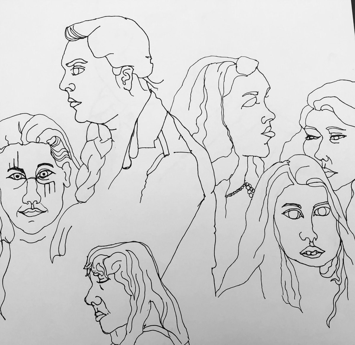 CluePics's tweet photo. Modified contour crowds... practicing for a bigger project. #AdvancedArtandDesign2
@northcolonieart @NorthColonieCSD 
#modifiedcontour #contourdrawing #observationaldrawing✏️ #studentsdrawingstudents #allaboutedges #shakebisonartists https://t.co/beYLggjkh9