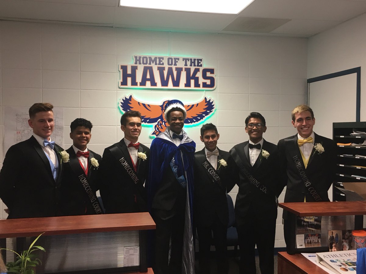 hehsathletics's tweet photo. Congratulations to our homecoming court.  Looking good Hawks! https://t.co/BYXgugMyhu