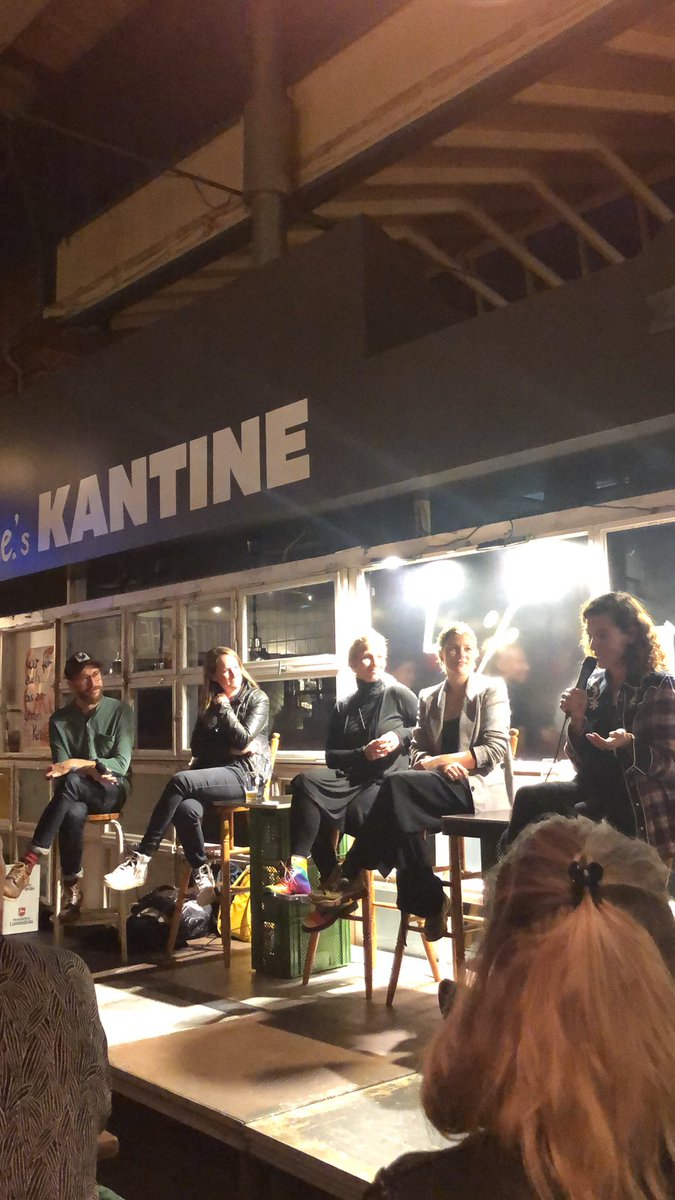 susanneleiding's tweet image. #fridaynight mit #unfuck startup founder teams - offener Austausch mit tollen Menschen 🙌   Danke 🙏   #thinkcrazy #docrazyshit #spreadlove 💥🦄