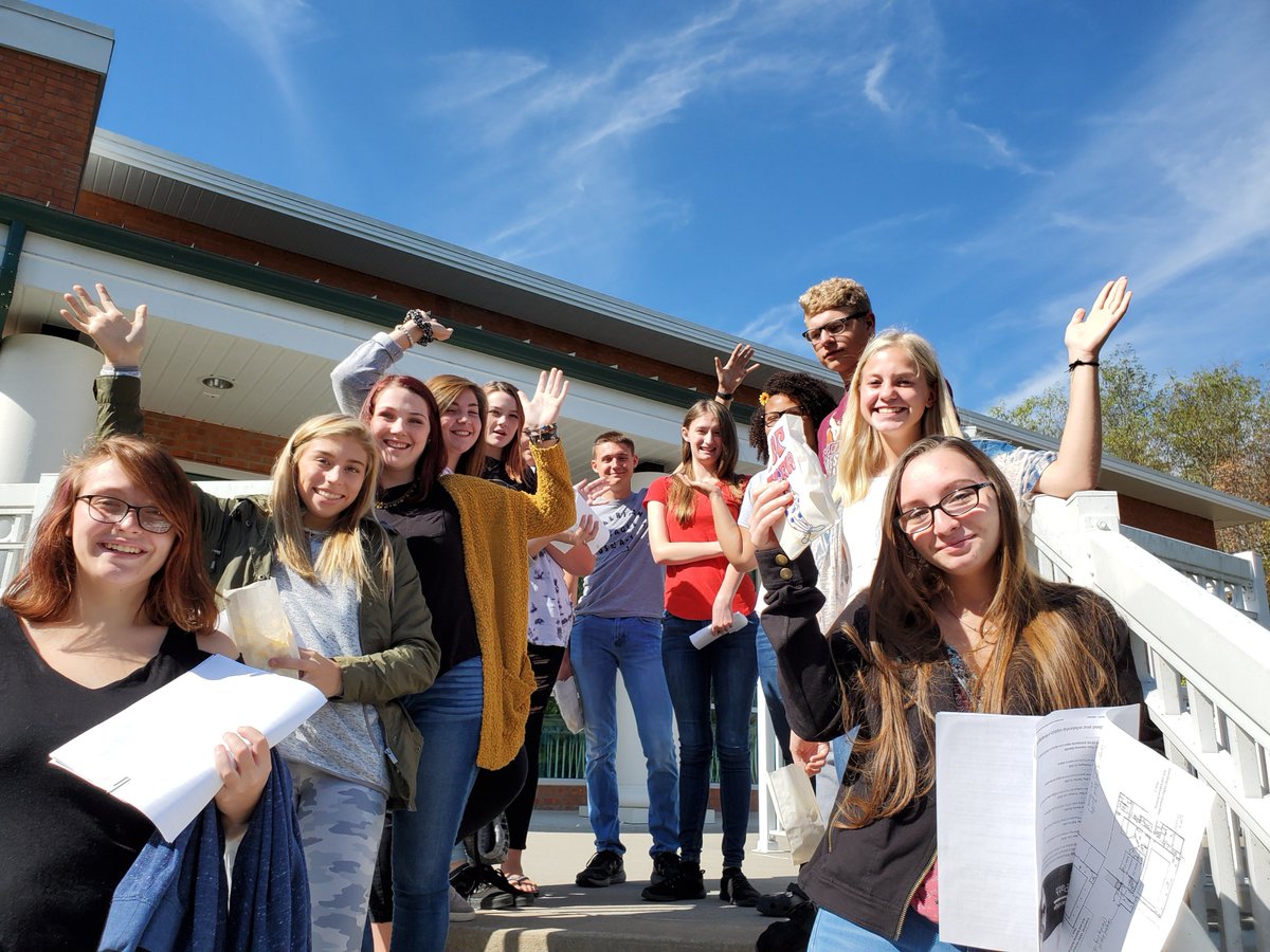 GBRschools's tweet photo. Greenbrier County Schools &amp; New River CTC collaborated to welcome seniors from Greenbrier West High to the @newriverctc Lewisburg campus today.  Students explored the incredible education offerings available right here at home. #EducationCollaborative https://t.co/x2JNF8vEeg