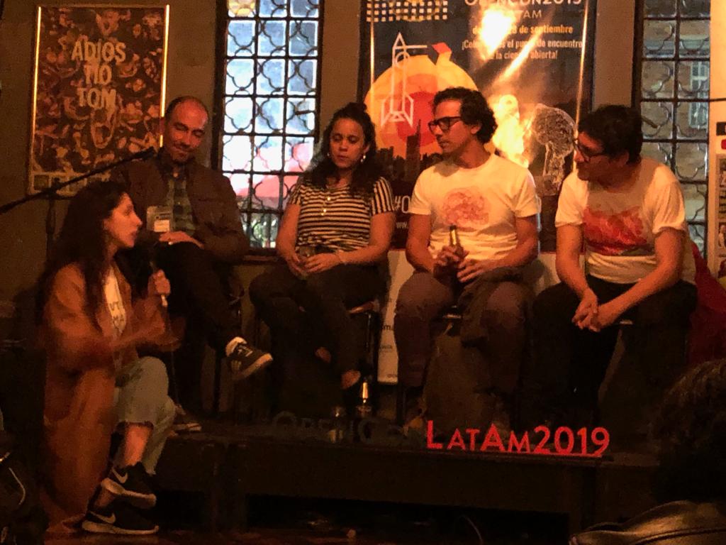 CienciaSumerce's tweet image. Aprendimos mucho hoy en Tonalá y #openconlatam2019 con @juancommander, @Srta_peperina, e @ivntres. 😍🦖 @CienciaSumerce