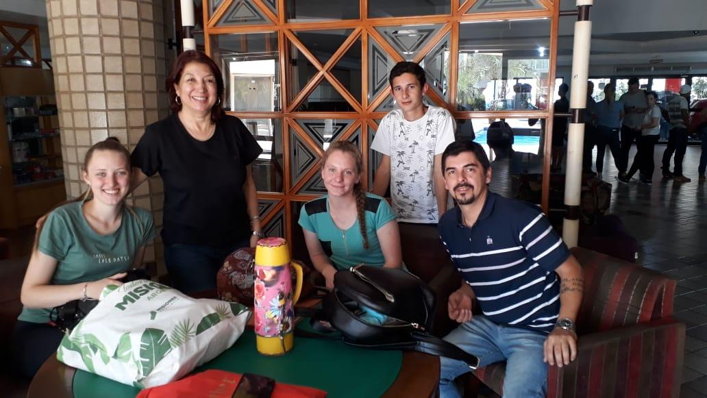 jalbertogalarza's tweet photo. Por #Misiones participan la #IEAE3 de San Vicente, con su dire, profe asesor y sus alumnos de 5to y 6to Año. Tendrán actividades teóricas y prácticas de Topografía, Inseminación Artificial de Bovinos y Cálculos de Fertilizantes. #Éxitos @INETetp @misioneseduca https://t.co/PS61eicfex