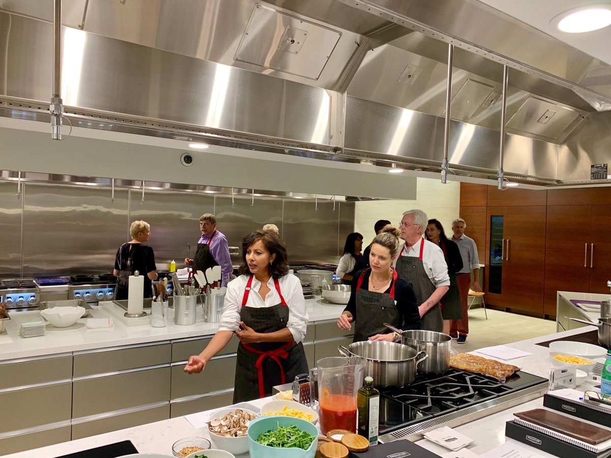 Flwildcat78's tweet image. It’s Friday night in Napa let’s get ready to cook #SKSappliances #SKSNapaEDC food, wine, fun and freindrasing😎