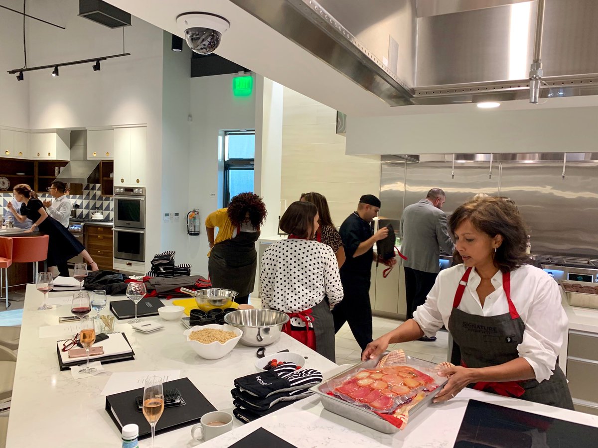 Flwildcat78's tweet image. It’s Friday night in Napa let’s get ready to cook #SKSappliances #SKSNapaEDC food, wine, fun and freindrasing😎