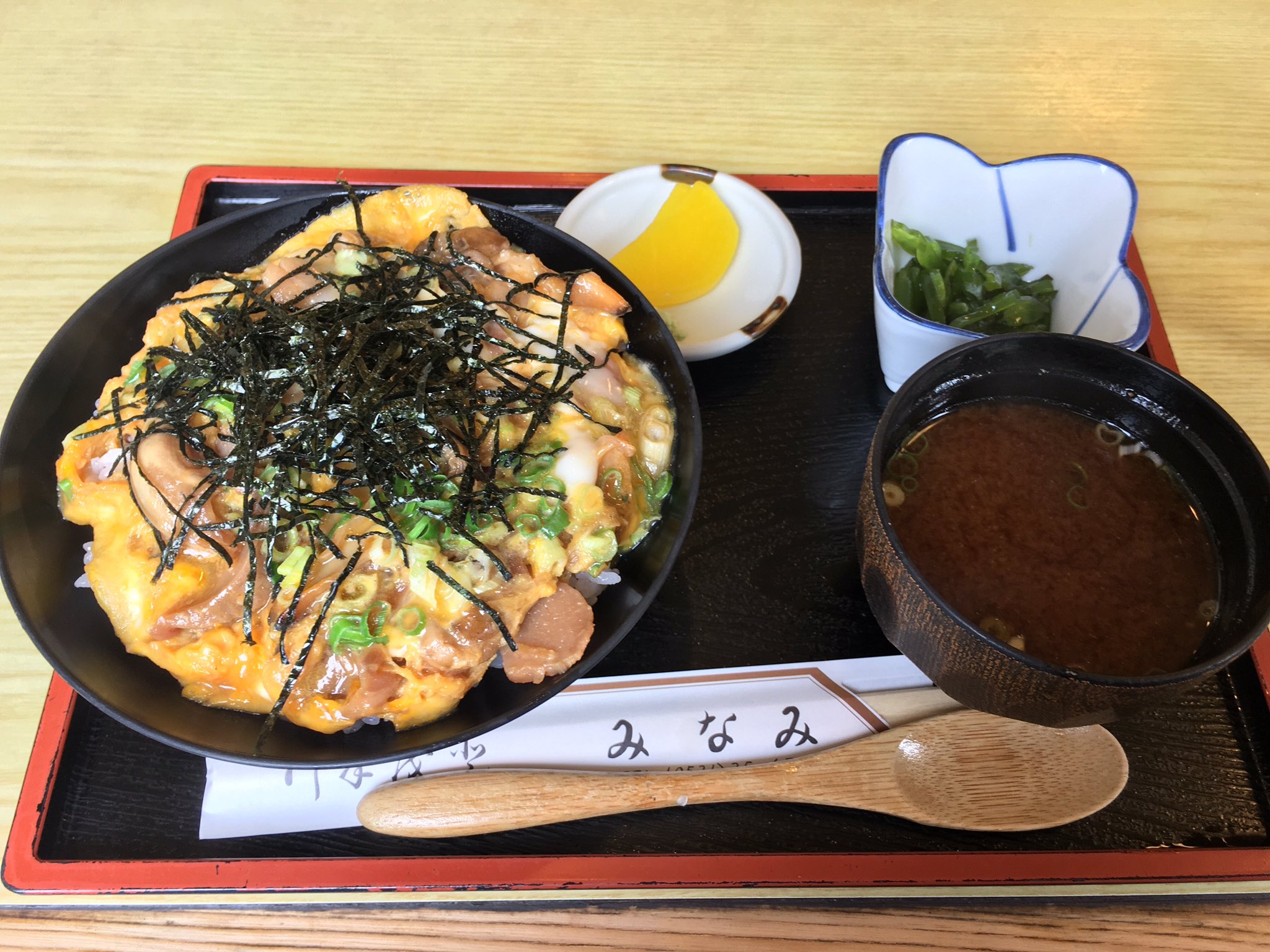 出荷会会長 トライアスロン 9月8日 で 伊良湖 愛知県田原市 に行った時に食べた みなみ の大アサリ丼です しっかりとした食べ応えの卵とじの大アサリに 絶妙の味付け トライアスロンで伊良湖を訪れるたびに食べてます 伊良湖 大アサリ丼 出荷会会長 トライアスロン 9月8日 で 伊良湖 愛知県田原市 に行った時に食べた みなみ の大アサリ丼です しっかりとした食べ応えの卵とじの大アサリに 絶妙の味付け トライアスロンで伊良湖を訪れるたびに食べてます 伊良湖 大アサリ丼