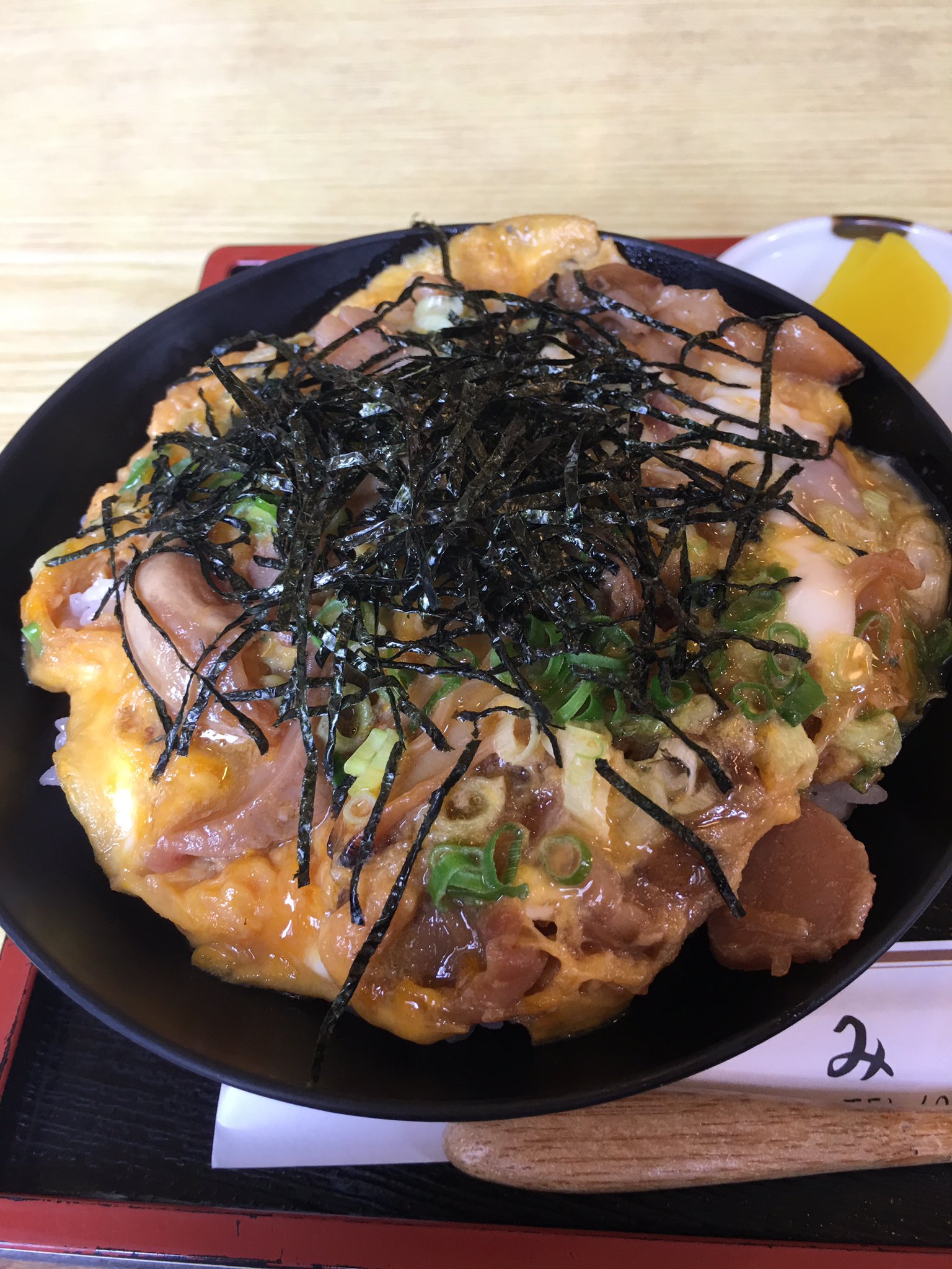 出荷会会長 トライアスロン ９月８日 で 伊良湖 愛知県田原市 に行った時に食べた みなみ の大アサリ丼です しっかりとした食べ応えの卵とじの大アサリに 絶妙の味付け トライアスロンで伊良湖を訪れるたびに食べてます 伊良湖 大アサリ丼