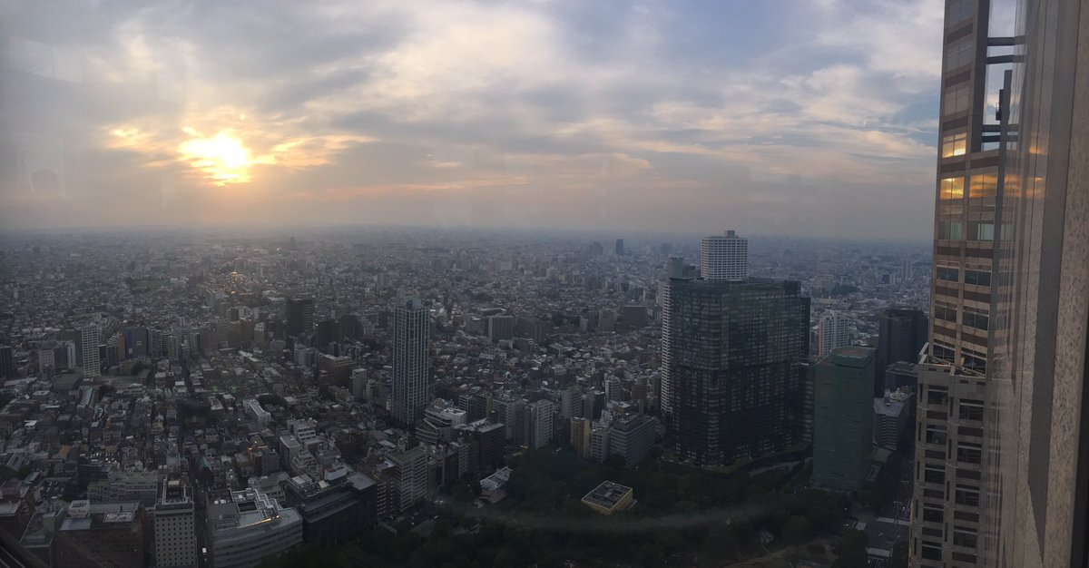 MartinPhillips1's tweet image. Sun setting on final day of #Comparative_ruralism visit to Japan that saw us taking in bits of urban Tokyo, as well as the amazing rural images at the  Samuda #Hokusei museum. Been a great trip, with huge thanks to @Halfa1965 @DamianMaye @DuerMara @FiWilliams