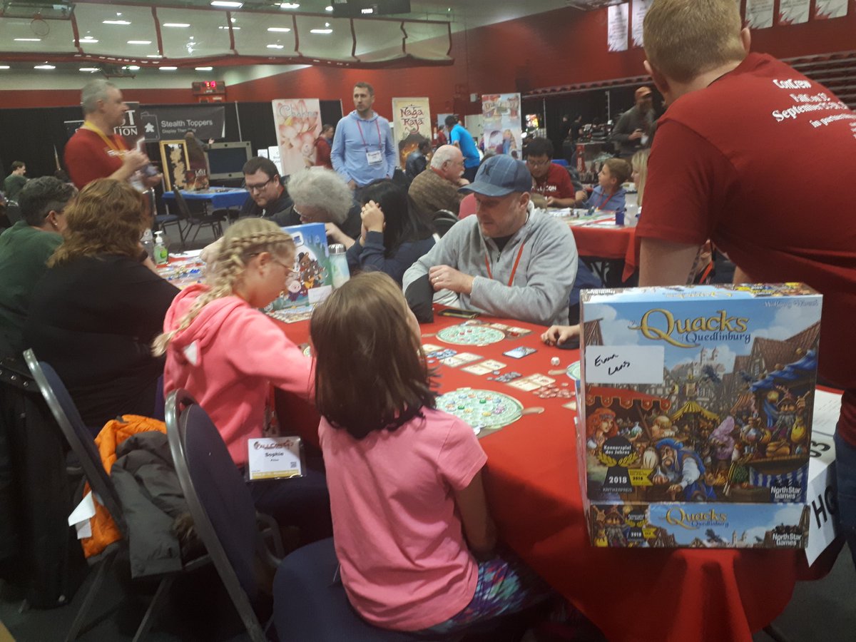 FallConYYC's tweet photo. #fallcon32 is an event for the whole family! #yyc #yycevents https://t.co/rmjZ0sRxNw