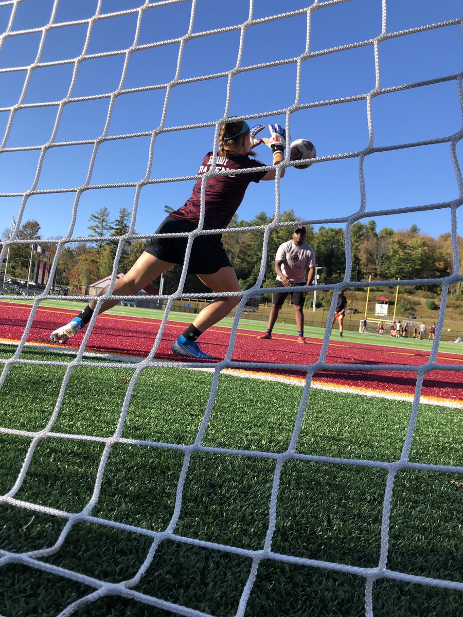 FPUWSOC's tweet photo. Going into the weekend feeling great about our session today!! Feels good to be back on the pitch💪🏼⚽️✅ #WeekendVibes #DriveandDiscipline #VisionandValor https://t.co/y0wH0Fpw2c