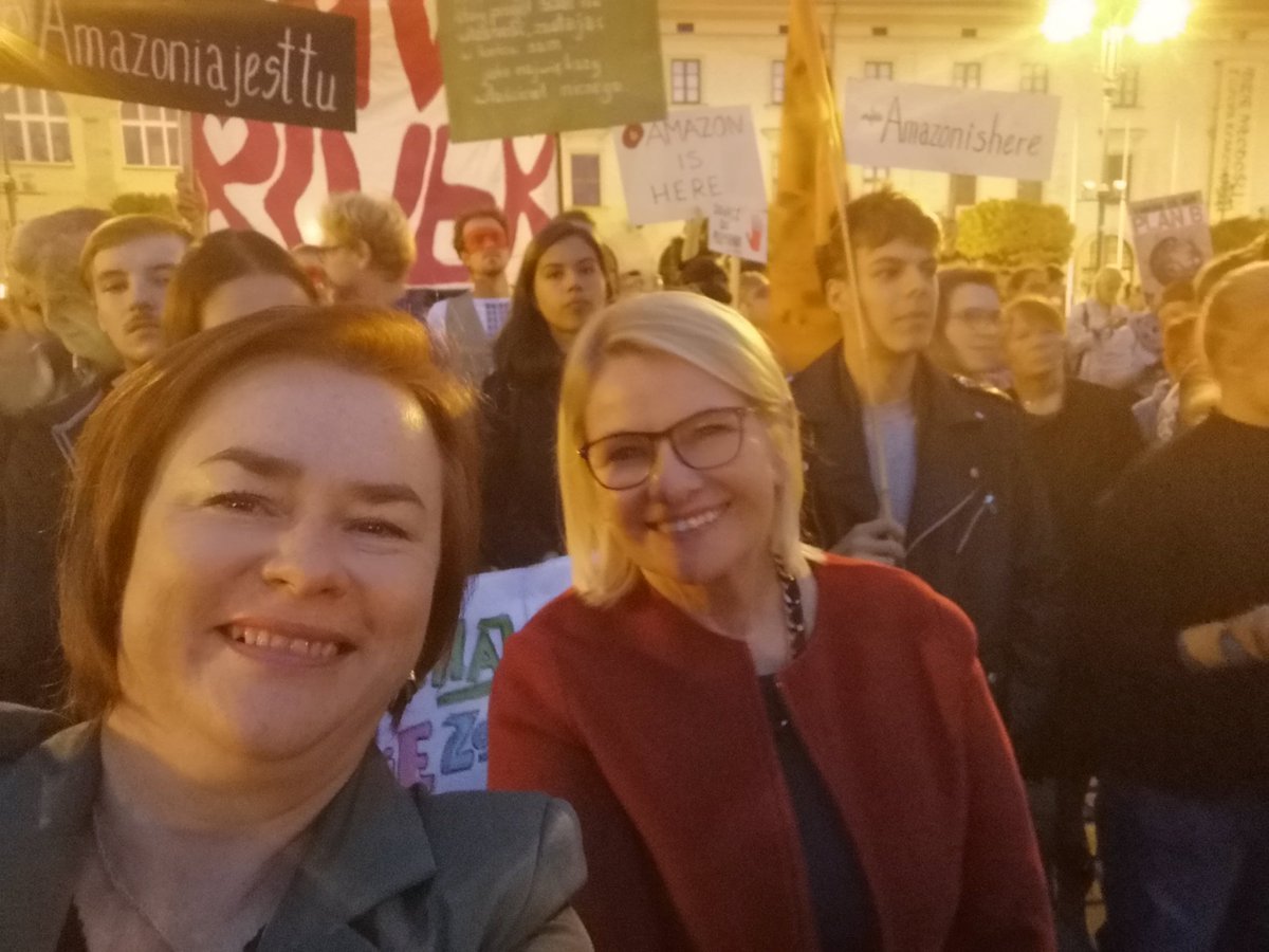 LidiaGadek's tweet photo. #MarszDlaZiemi dziś w Krakowie https://t.co/ThMUaLiB3w