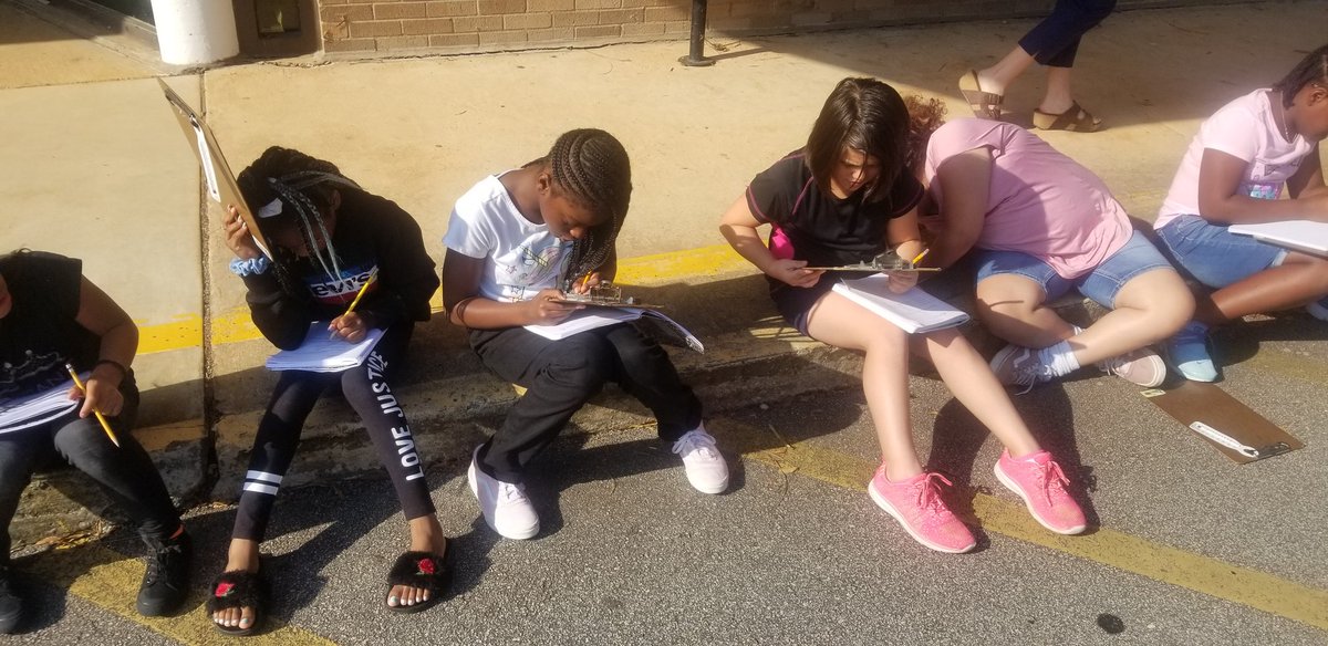 LadyJJaxn's tweet image. Students are learning how to make predictions and record data based upon their observations and a thermometer ..both quantitative and qualitative observations. #ThisIsLeaphart #Science #weatherInstruments
