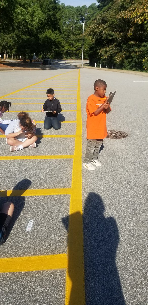 LadyJJaxn's tweet image. Students are learning how to make predictions and record data based upon their observations and a thermometer ..both quantitative and qualitative observations. #ThisIsLeaphart #Science #weatherInstruments