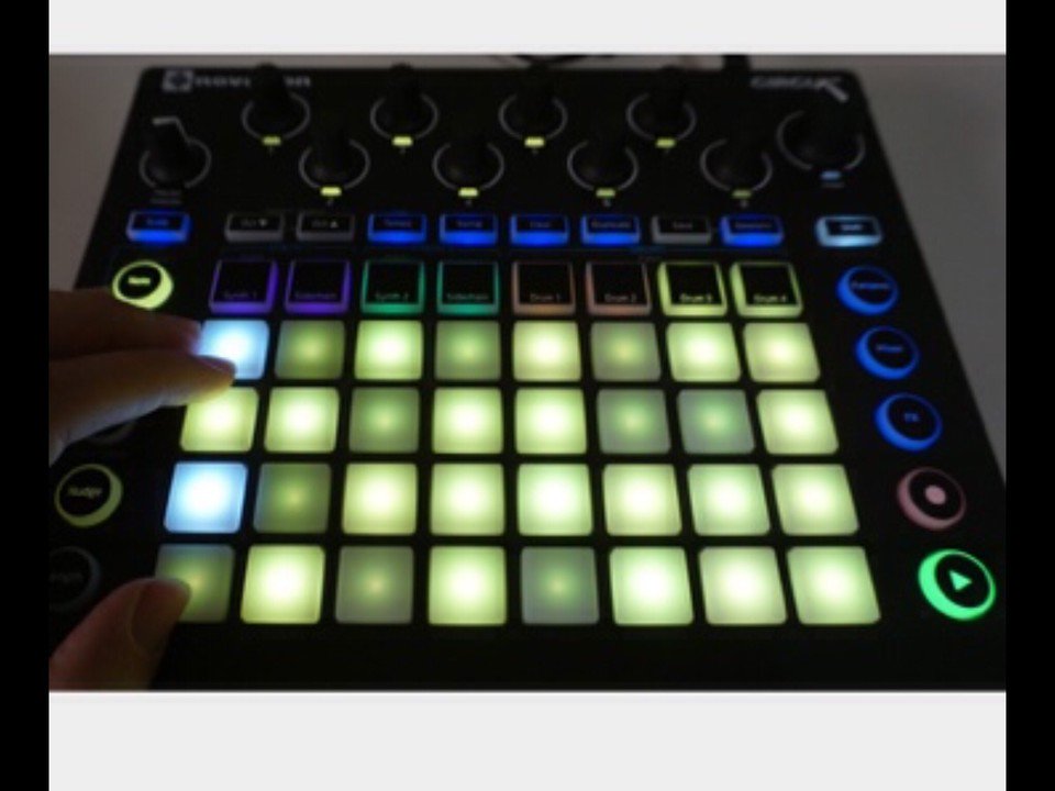 Грувбокс novation circuit. Как называется устройство для музыки. Как называется устройство для музыки. Reloop touch dj-контроллер. Ik multimedia irig pads midi.
