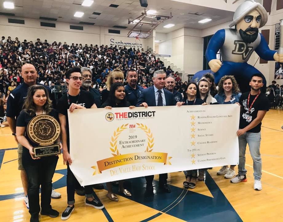 cmlopez1's tweet photo. Thank you @YsletaISD for joining us this morning. Our Distinction Ceremony and Pep Rally was epic! #TEA #7Distinctions #OFOD #ItsWhatWeDo #THEDISTRICT @DVHSYISD @dvhsstuco_ https://t.co/RF62P9poiS
